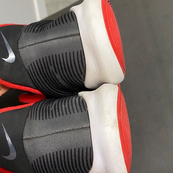 Nike basketball shoes - Picture 3 of 7